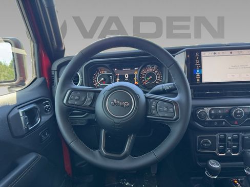 New 2025 Jeep Gladiator Sport image 11