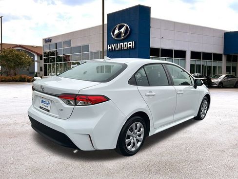 Used 2023 Toyota Corolla LE image 5