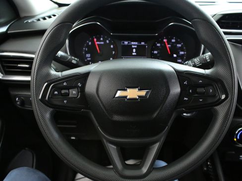 Used 2023 Chevrolet TrailBlazer LT FWD image 14