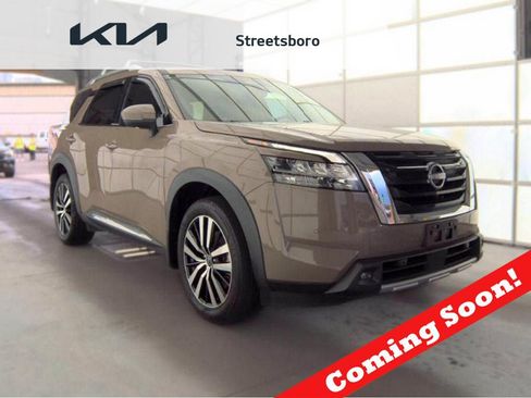Used 2023 Nissan Pathfinder Platinum w/ Cargo Package AWD/4WD image 1