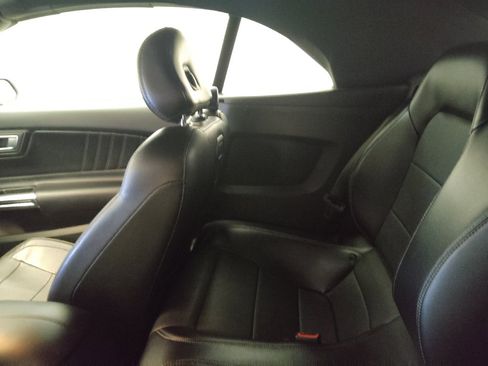 Used 2020 Ford Mustang Premium RWD image 18