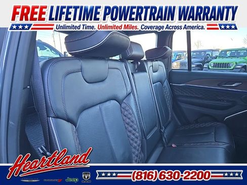 Used 2025 Jeep Grand Cherokee Summit AWD/4WD image 94