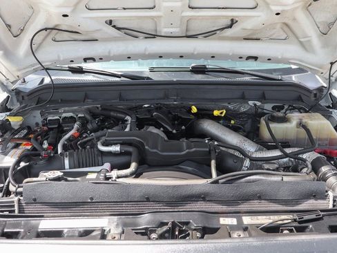 Used 2013 Ford F550 2WD Crew Cab Super Duty w/ Payload Upgrade Pkg image 11