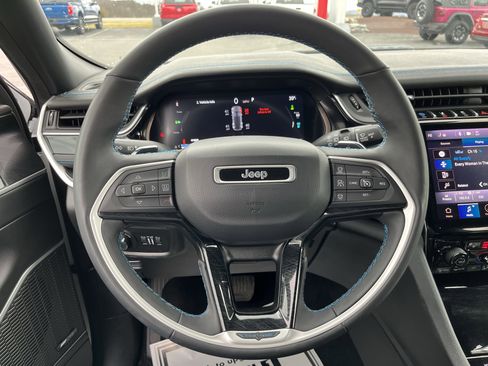 Used 2023 Jeep Grand Cherokee Trailhawk AWD/4WD image 23