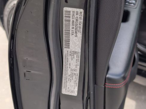 Used 2025 Dodge Durango GT AWD/4WD image 36