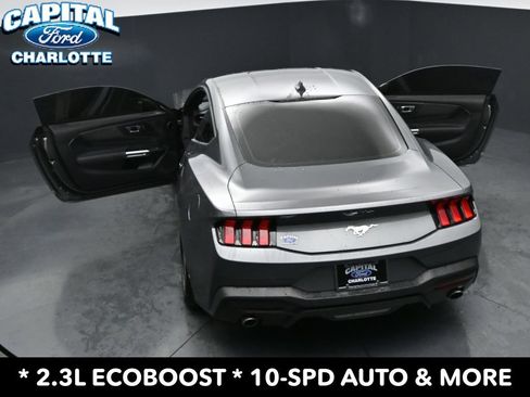 Used 2025 Ford Mustang Coupe RWD image 31