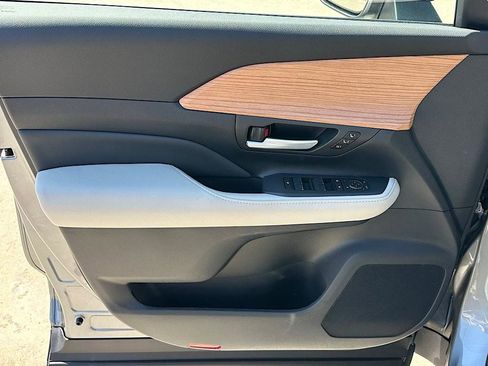 New 2026 Toyota Grand Highlander AWD image 10