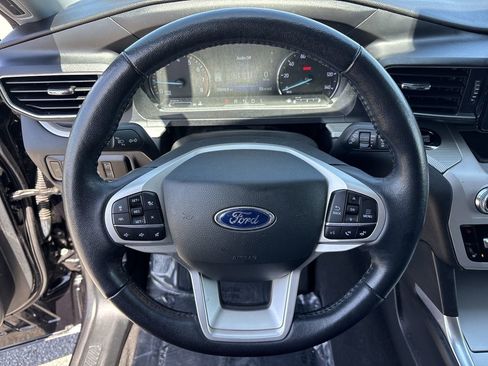 Used 2023 Ford Explorer XLT w/ Equipment Group 202A RWD image 31