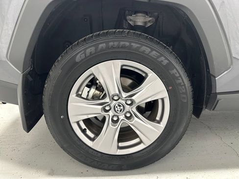 Used 2025 Toyota RAV4 XLE AWD/4WD image 65