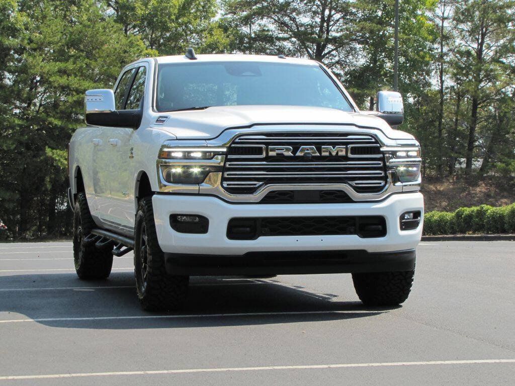 Used 2026 RAM 2500 Laramie AWD/4WD image 9