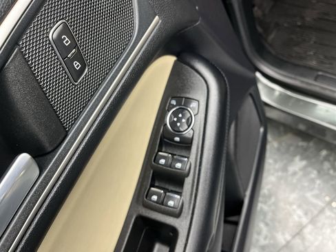 Used 2022 Ford Edge SEL w/ Convenience Package image 8