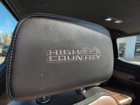 Used 2019 Chevrolet Silverado 1500 High Country w/ Technology Package AWD/4WD image 37