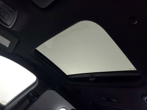 Used 2023 Chevrolet Traverse RS image 31