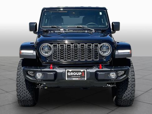 Used 2025 Jeep Wrangler Unlimited Rubicon AWD/4WD image 4