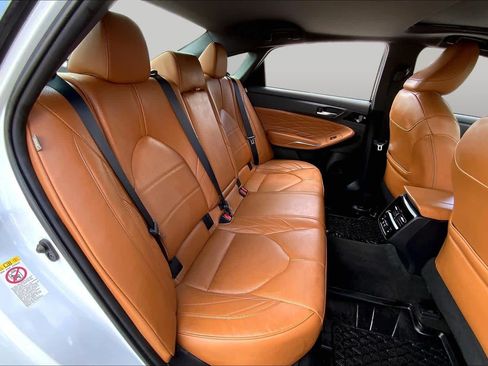 Used 2019 Toyota Avalon Limited w/ Advanced Safety Package FWD image 19
