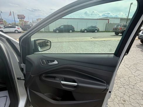 Used 2015 Ford Escape SE w/ Equipment Group 201A AWD/4WD image 16