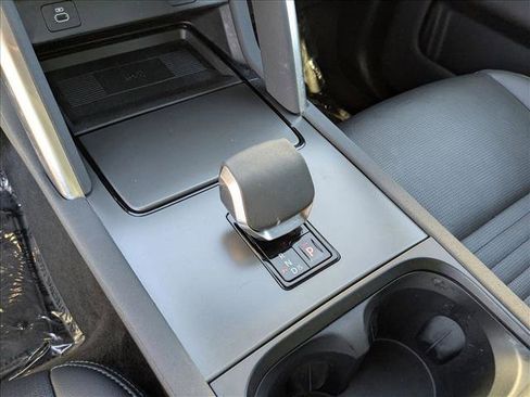 Used 2024 Land Rover Discovery Sport Dynamic SE image 12