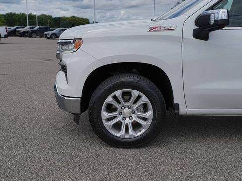 Used 2022 Chevrolet Silverado 1500 LTZ AWD/4WD image 11