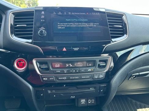 Used 2021 Honda Pilot Touring image 31