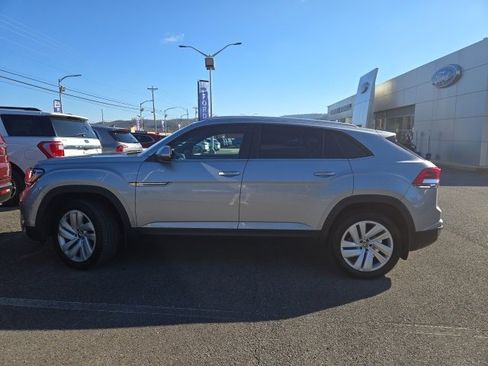 Used 2023 Volkswagen Atlas Cross Sport SE image 9