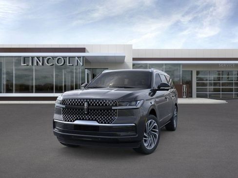 New 2026 Lincoln Navigator Reserve image 2