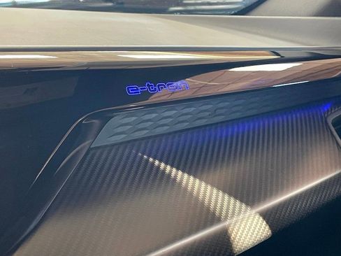Used 2022 Audi e-tron GT Prestige w/ Prestige Package image 40