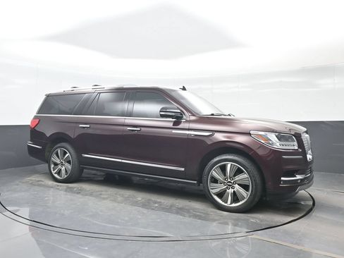 Used 2018 Lincoln Navigator L Reserve w/ Technology Package AWD/4WD image 8