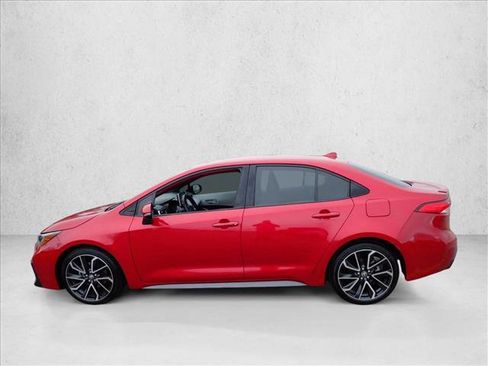 Used 2020 Toyota Corolla SE image 2