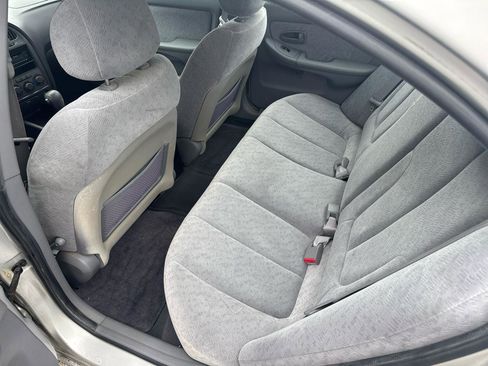 Used 2004 Hyundai Elantra GLS FWD image 11