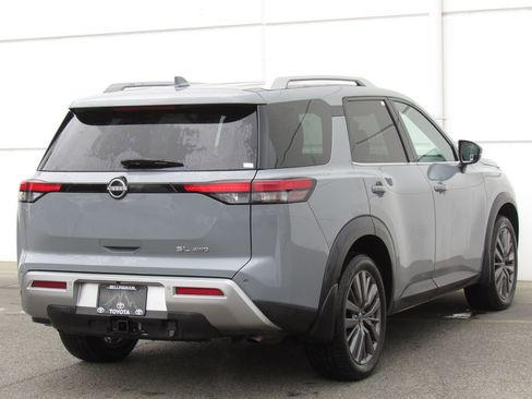 Used 2022 Nissan Pathfinder SL AWD/4WD image 6