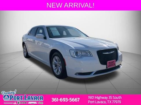 Used 2023 Chrysler 300 Touring image 1