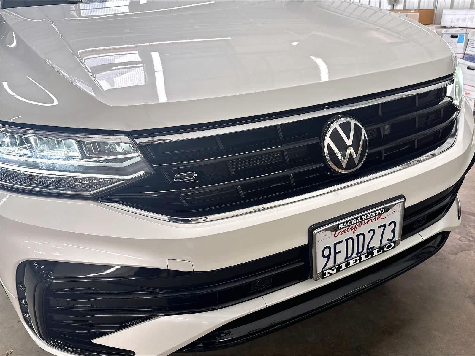 Used 2023 Volkswagen Tiguan SE R-Line AWD/4WD image 36