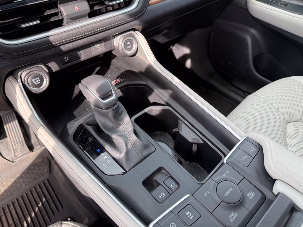 Used 2026 Toyota Grand Highlander AWD image 13