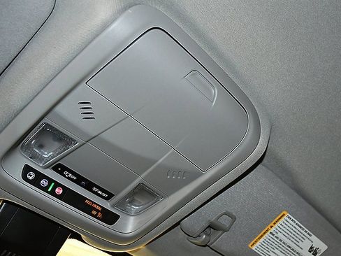 Used 2023 Chevrolet Equinox LT image 26