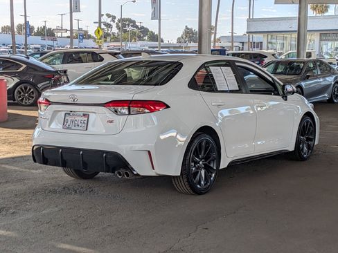 Certified 2024 Toyota Corolla SE w/ SE Premium Package FWD image 4