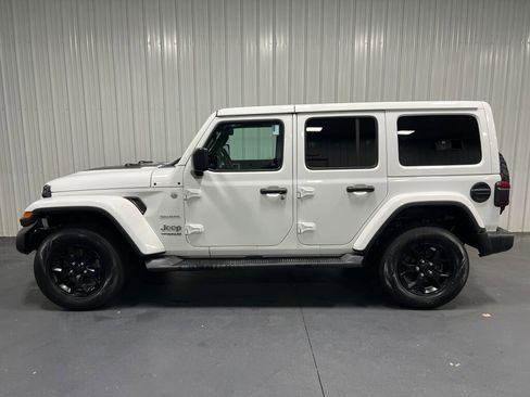 Used 2021 Jeep Wrangler Unlimited Sahara w/ Uconnect 4C Nav & Sound Group image 18