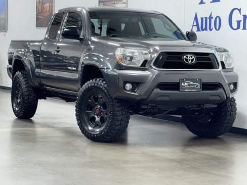 Used 2012 Toyota Tacoma 4x4 Access Cab V6 w/ TRD Off-Road Pkg image 1