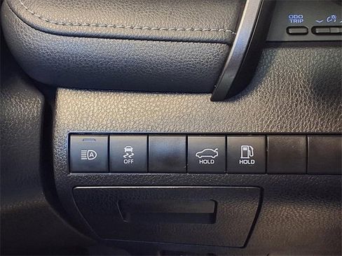 Used 2024 Toyota Camry SE image 18