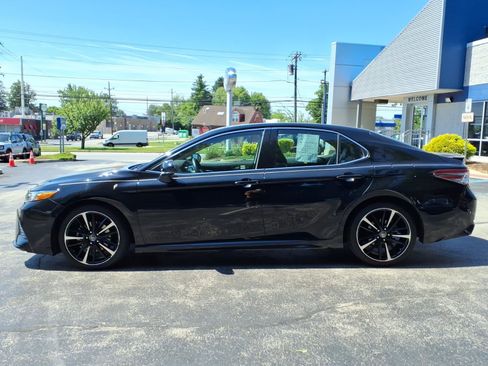 Used 2018 Toyota Camry XSE FWD image 6