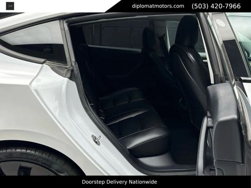 Used 2022 Tesla Model 3 Performance image 21