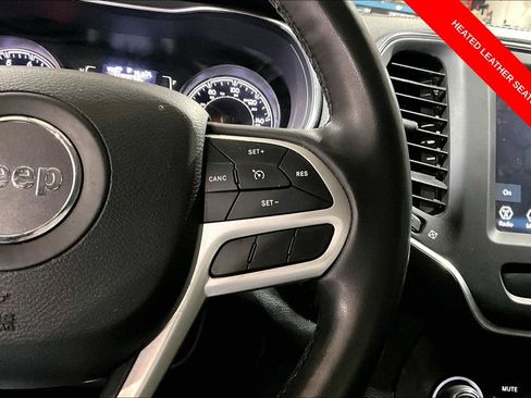 Used 2022 Jeep Cherokee Latitude AWD/4WD image 18