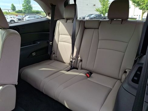 Used 2017 Honda Pilot Touring image 14