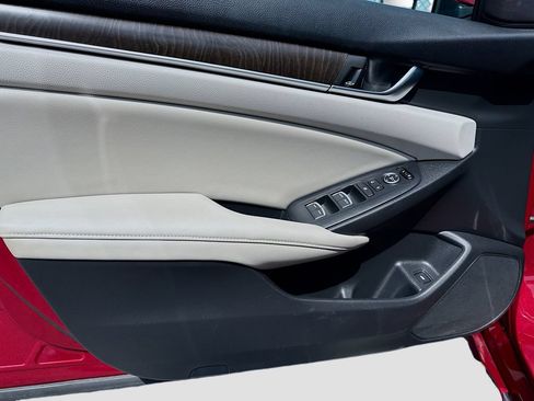 Used 2018 Honda Accord EX image 20