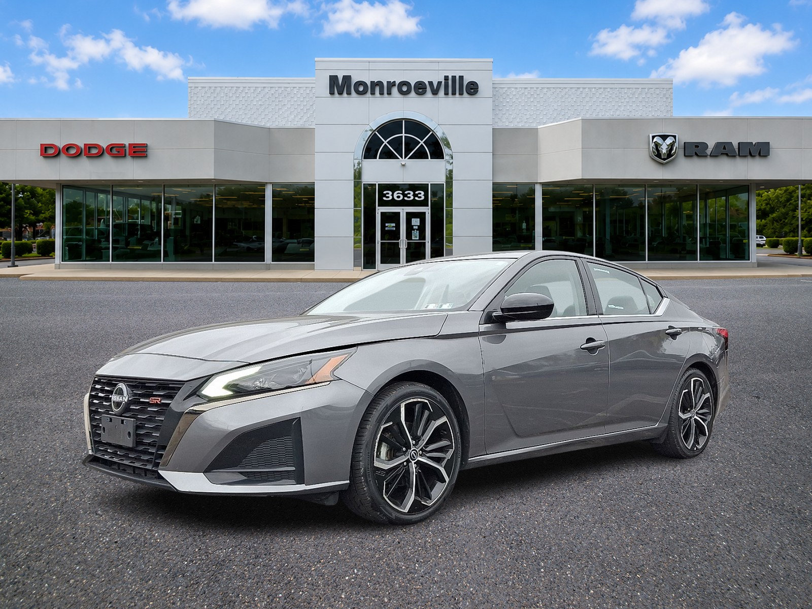 Used 2024 Nissan Altima 2.5 SR FWD image 1