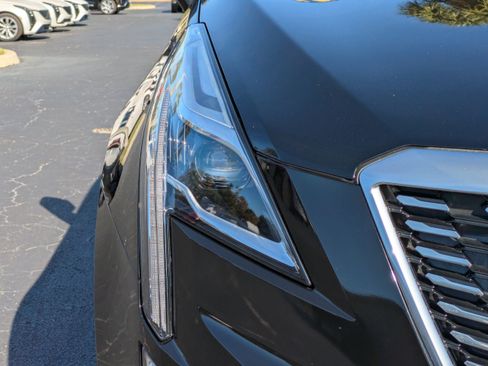 Used 2021 Cadillac XT5 Premium Luxury image 9