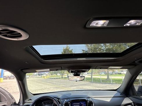 Certified 2023 Chevrolet Traverse RS w/ LPO, Floor Liner Package AWD/4WD image 44