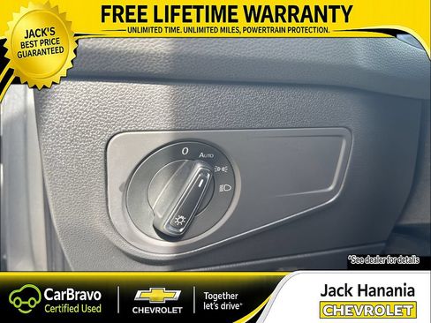 Used 2020 Volkswagen Tiguan SE FWD image 10