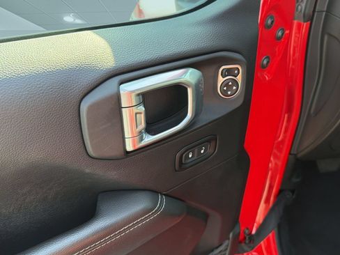 Used 2023 Jeep Wrangler Unlimited Sahara w/ Cold Weather Group AWD/4WD image 17
