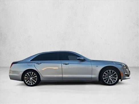 Used 2018 Cadillac CT6 Luxury image 4