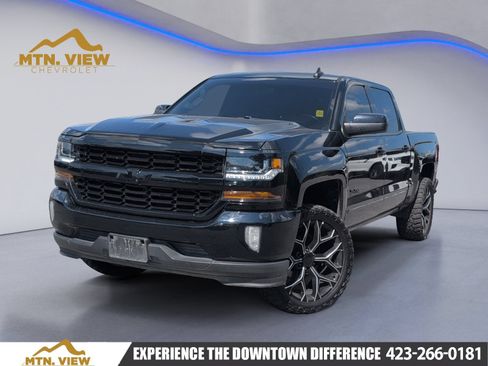 Used 2018 Chevrolet Silverado 1500 LT w/ LPO, Chrome Package RWD image 1